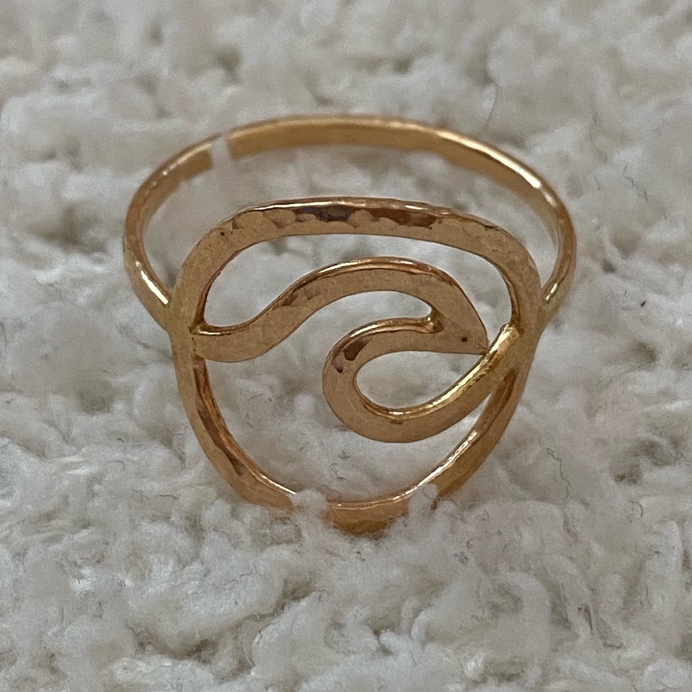 Gold plated wave ring size 8
